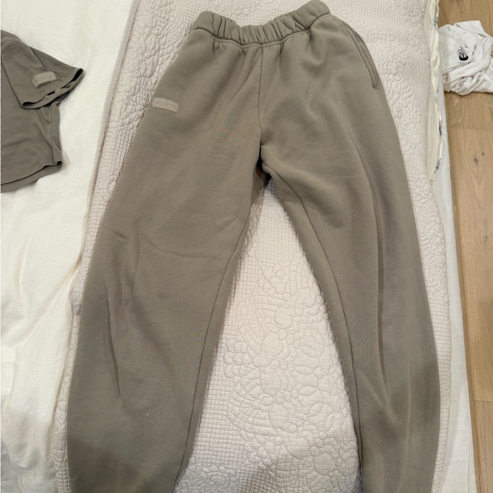 SET Active Taupe sweatpants, bra, & top